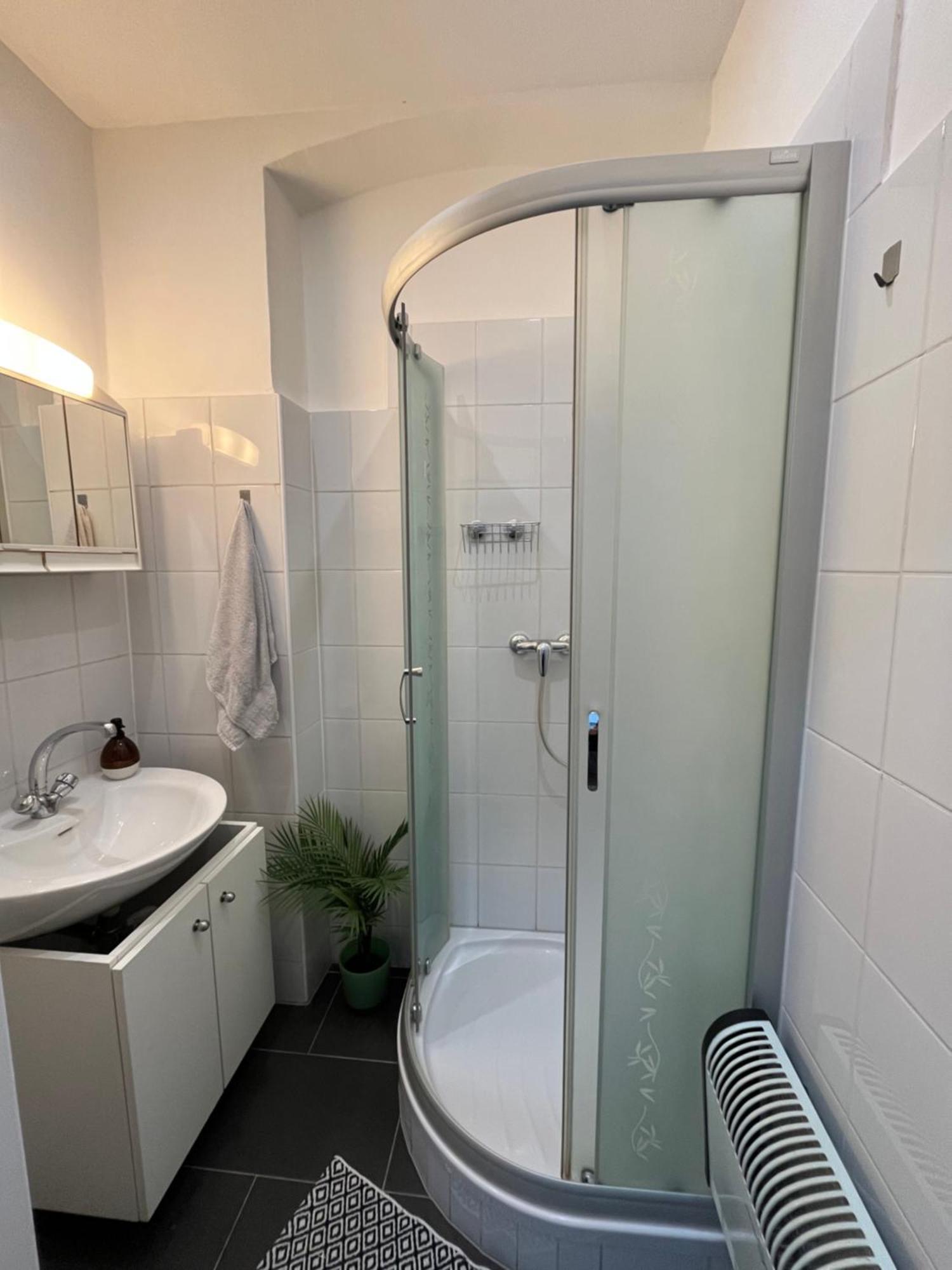 Studio-apartment In Zentraler Lage Apartment